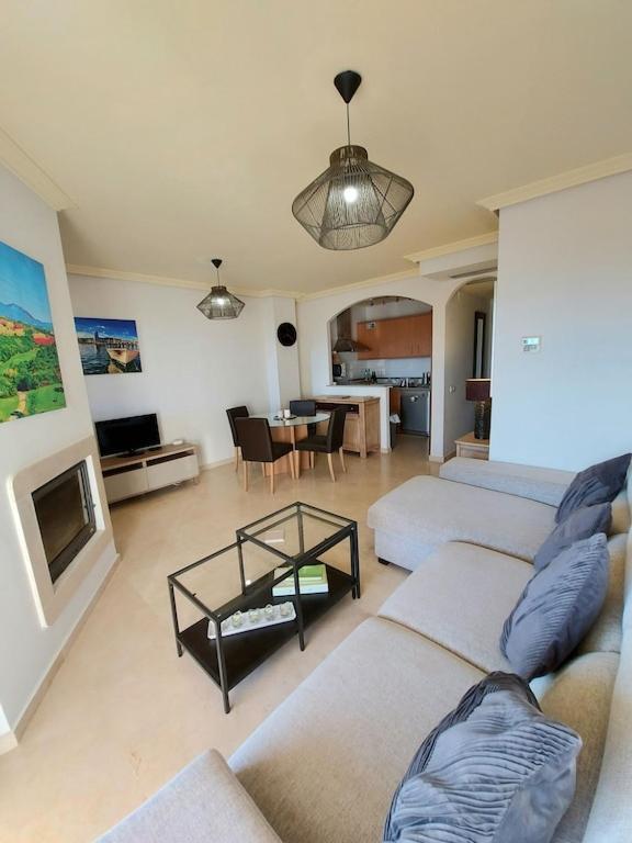 Duquesa Fairways, A Spacious Apartment With Fabulous Views And Facilities Manilva Ngoại thất bức ảnh