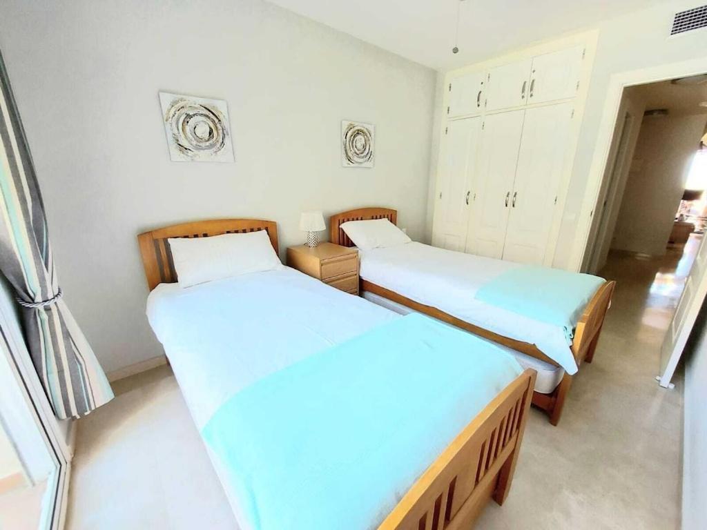 Duquesa Fairways, A Spacious Apartment With Fabulous Views And Facilities Manilva Ngoại thất bức ảnh